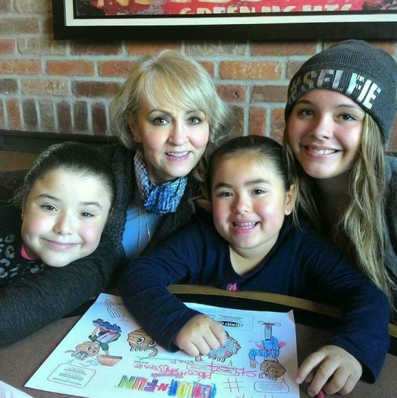 Meet your Posher, Melinda - Picture 2 of 2